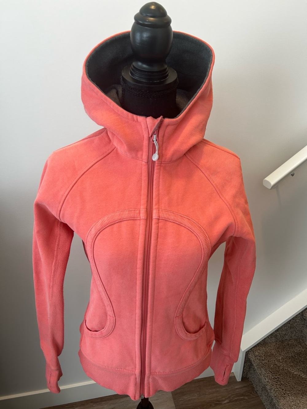 lululemon athletica Coral Zip-Up Hoodie Sweater Size 6
